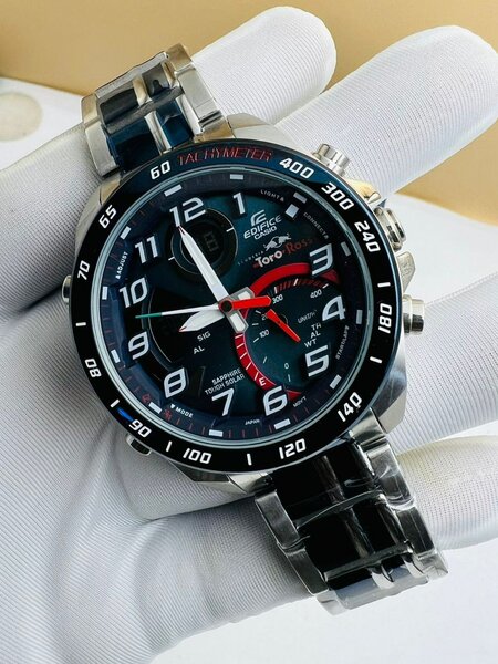 Montre chronographe sportive en acier