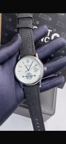 Montre élégante en cuir pour homme