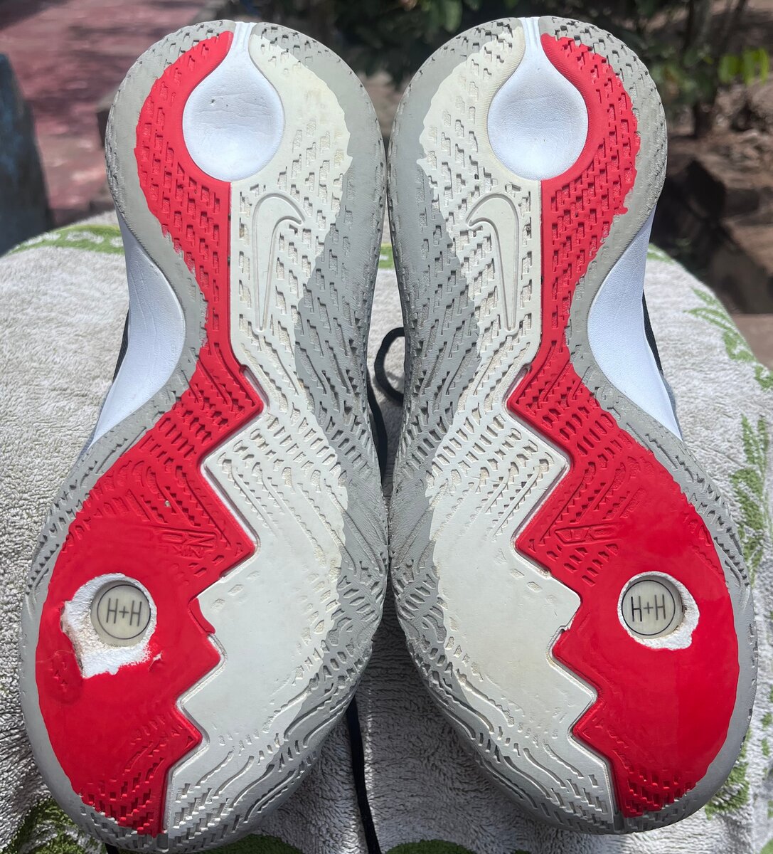 NikeKyrie Flytrap 'White