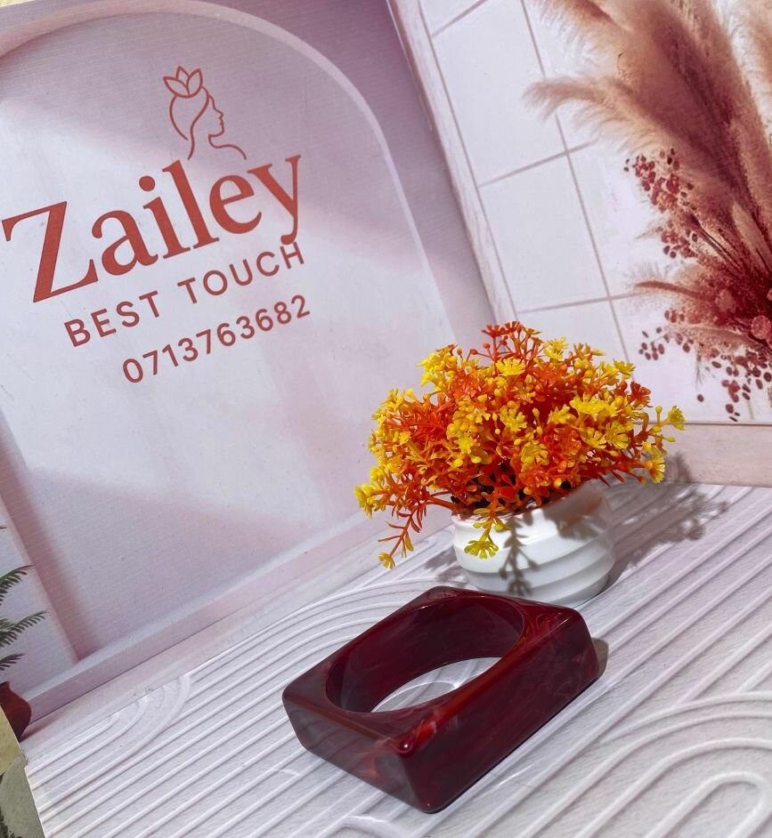 Bracelet en acrylique élégant