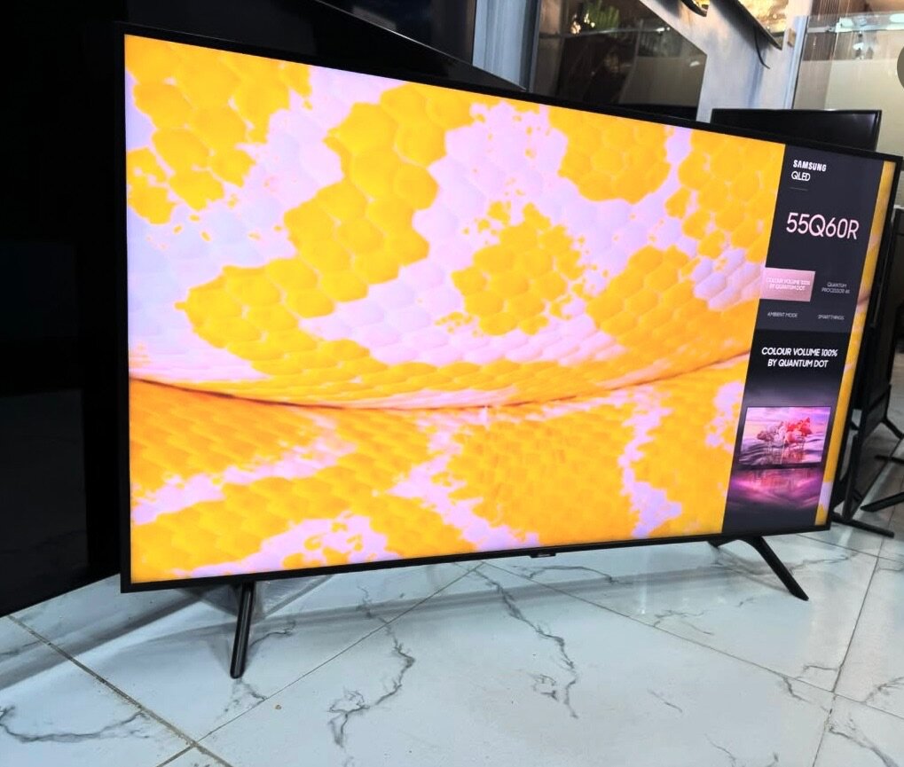Samsons 55. Q6OR QLED quantum Dort color smart 4K TV