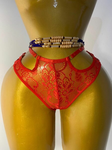 Culotte sexy en dentelle rouge