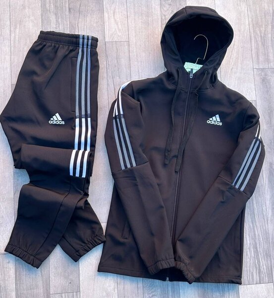 Ensemble de survêtement Adidas
