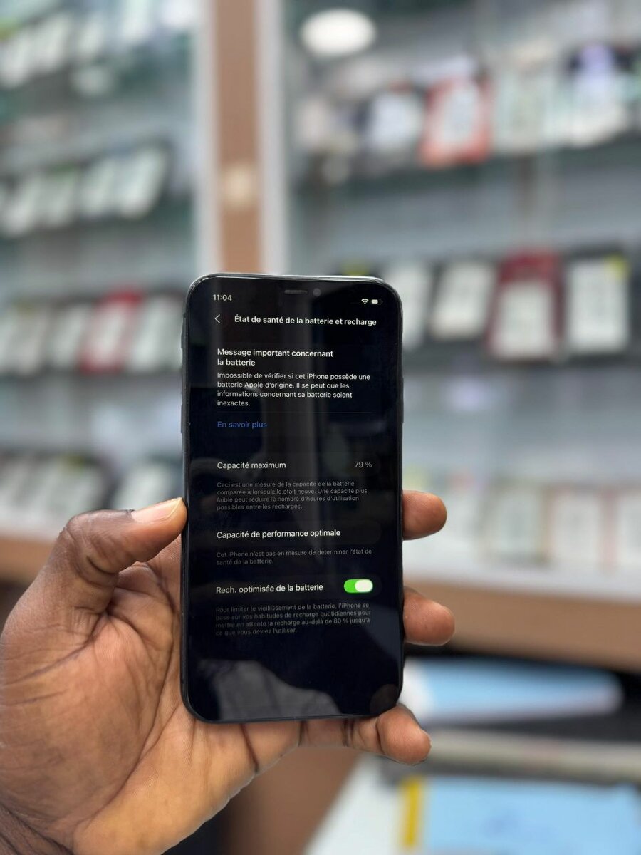 iPhone 11 Noir 64GB 2nd main