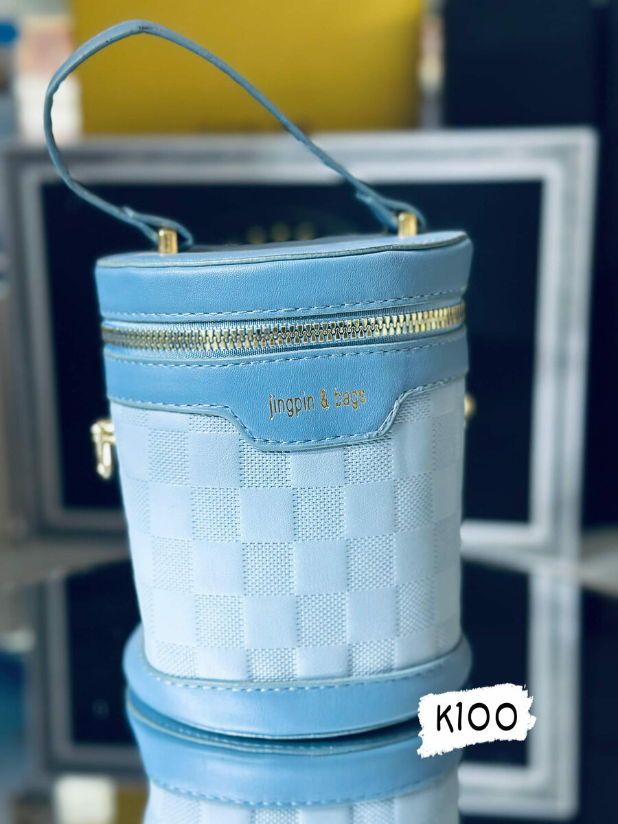 Women's cylindrical bag