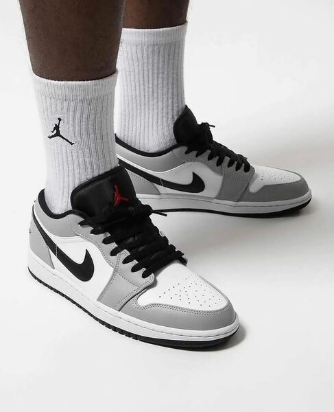 NIKE JORDAN