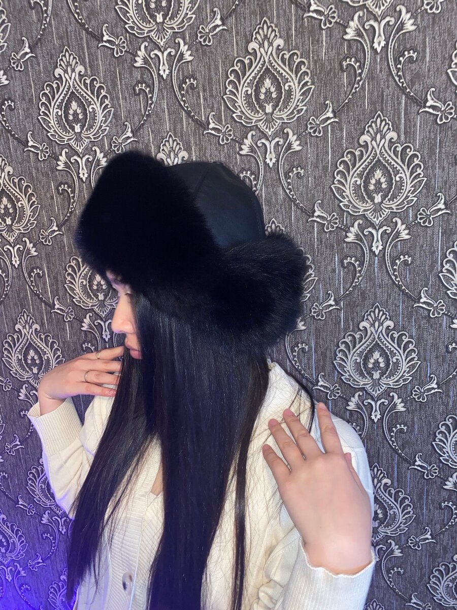 Ушанка натуральный мех и кожа. В отличном состоянии