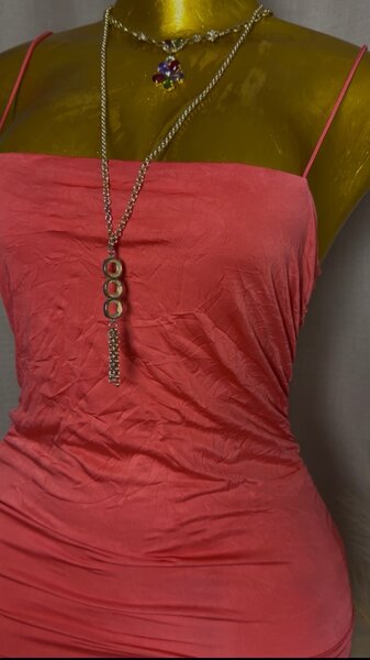 Robe moulante rouge élégante