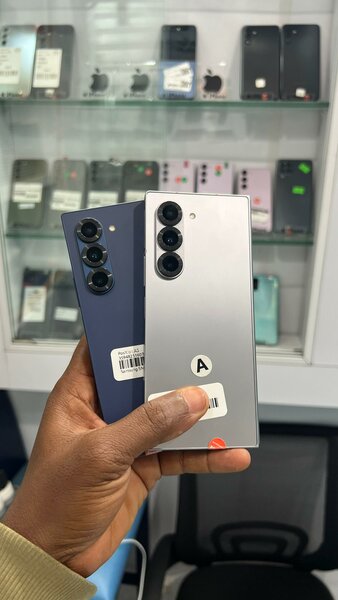 Samsung Galaxy Z Fold 6 Casi