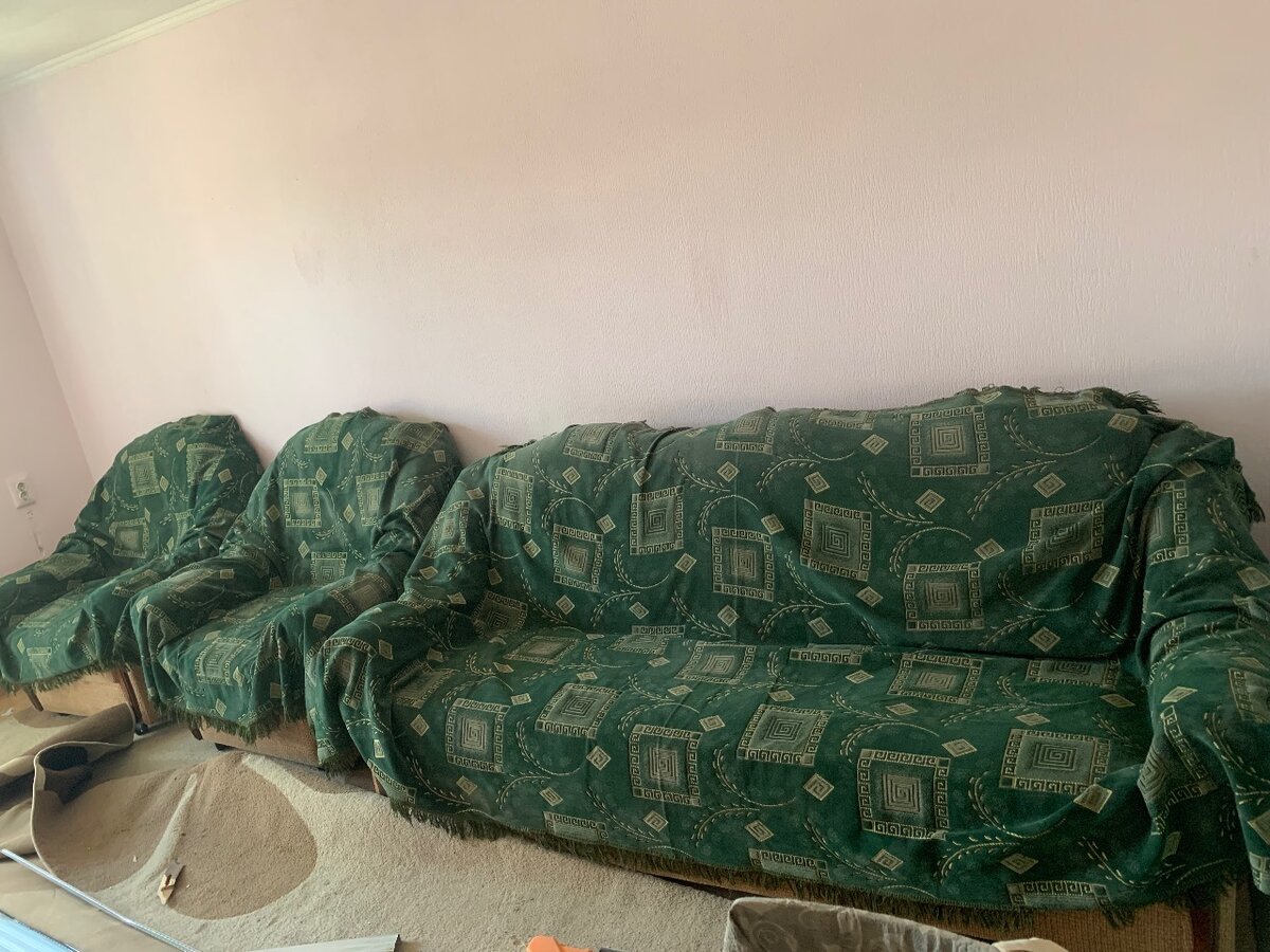 Диван и два кресла