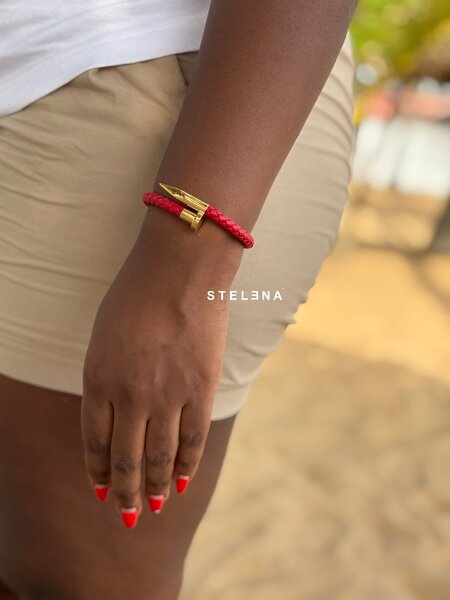 Bracelet rouge en cuir doré