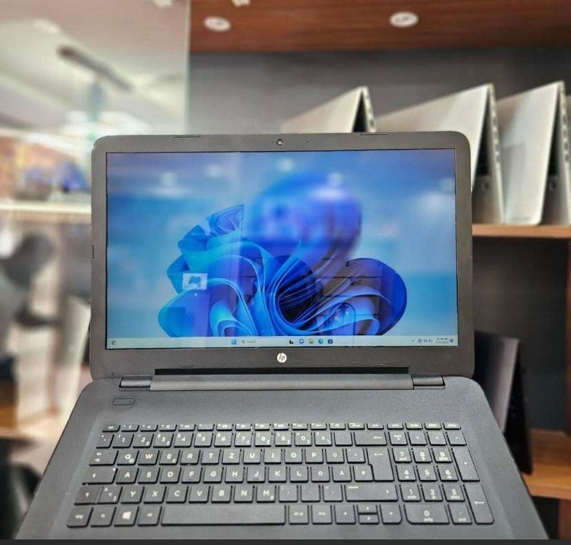 HP NOTEBOOK 17