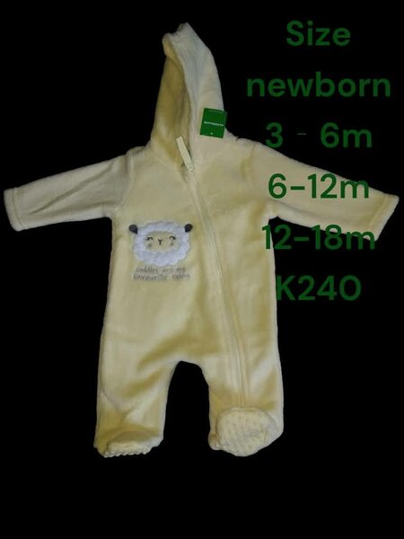 Jumpsuit for newborns, insulated velour