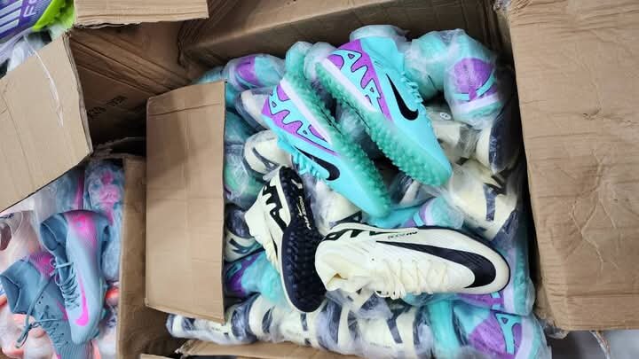 NIKE ASTROTURF BOOTS