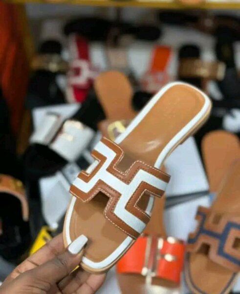 Women's flip-flops