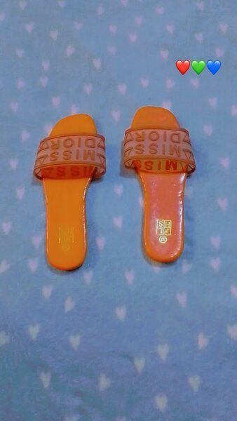 Tongs et Slides élégants pour femmes