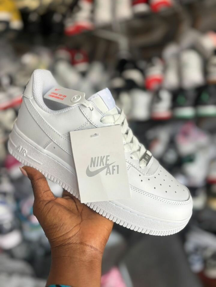 Baskets noires et blanches