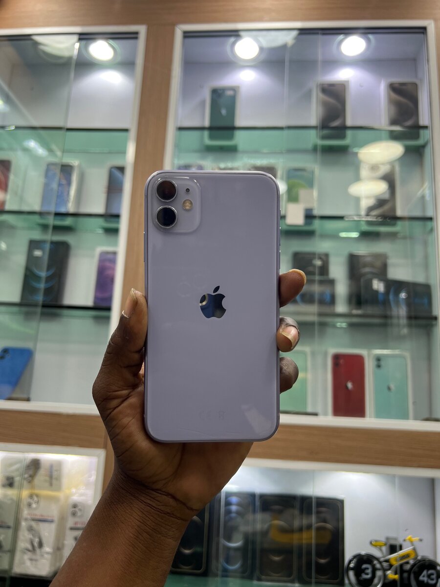 11 simple 128Go sans ID disponible