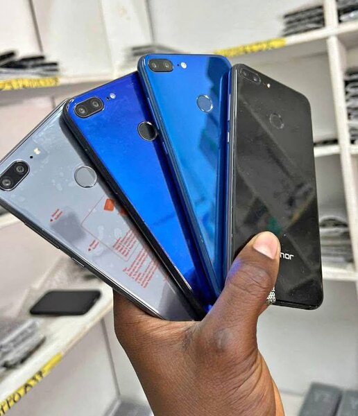 Promo huawei Honor 9lite 128giga ram6 quasi neuf importé France au revoir connexion très rapide