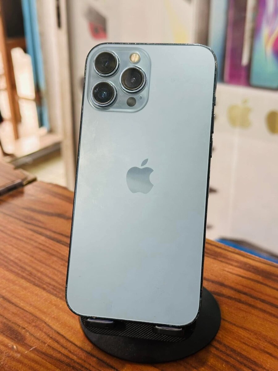 iPhone 13 Pro Max 128gb ( vendu avec reçu )