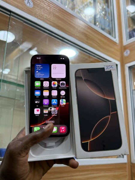 iPhone 16pro 256giga CE