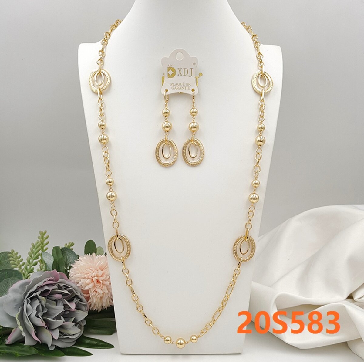 Des chaîne plaque de sautoir