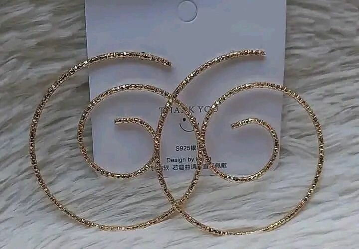 Boucles d'oreilles spirale dorées