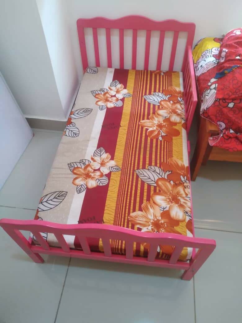 Toddlers baby bed with mattress