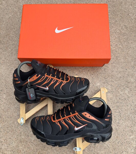Nike Air Max TN Noir Orange