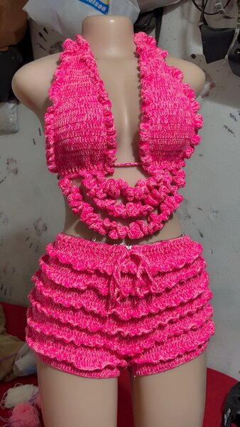 Ensemble Crochet Rose Sexy