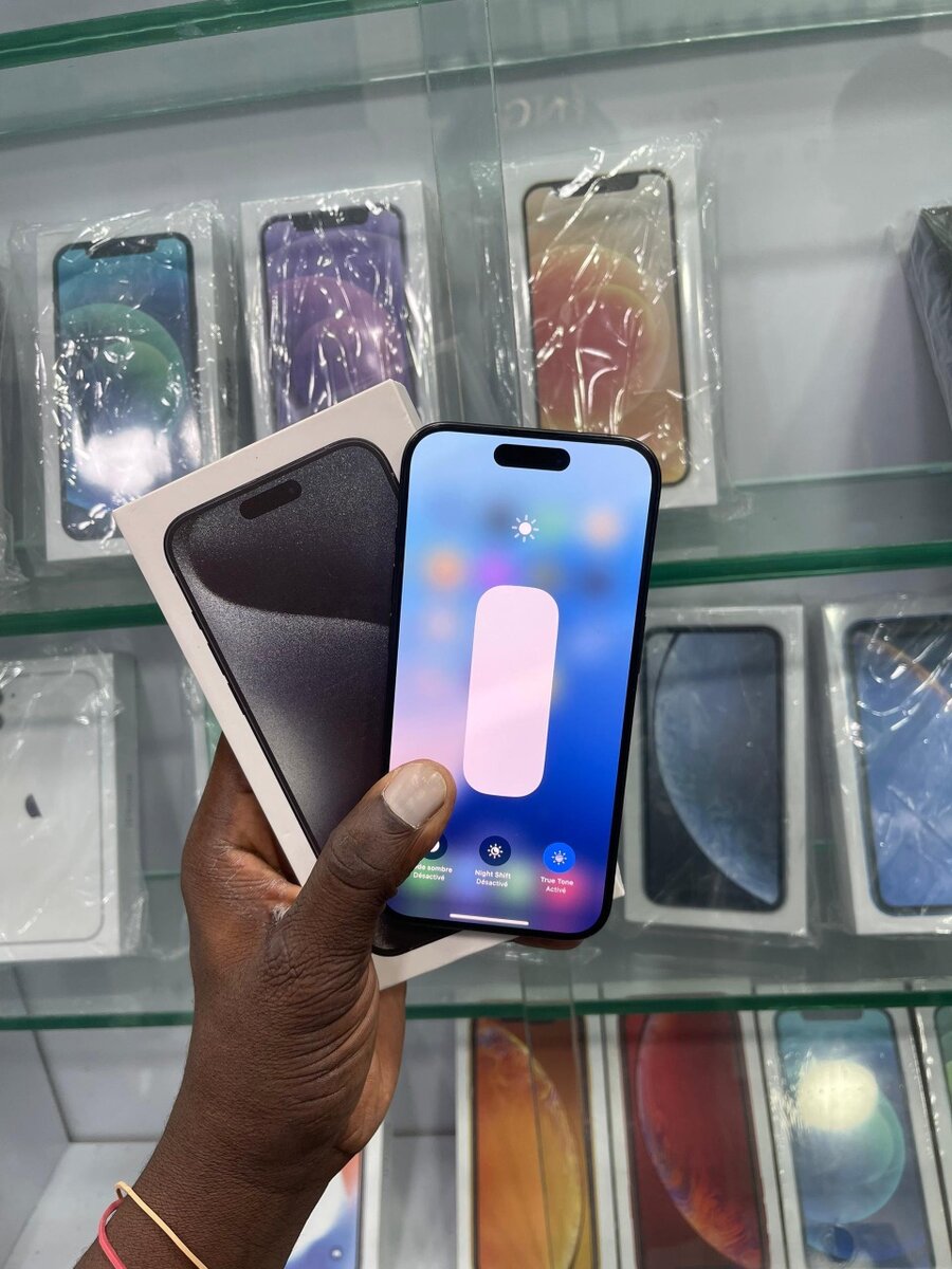 iPhone 15 pro 128go