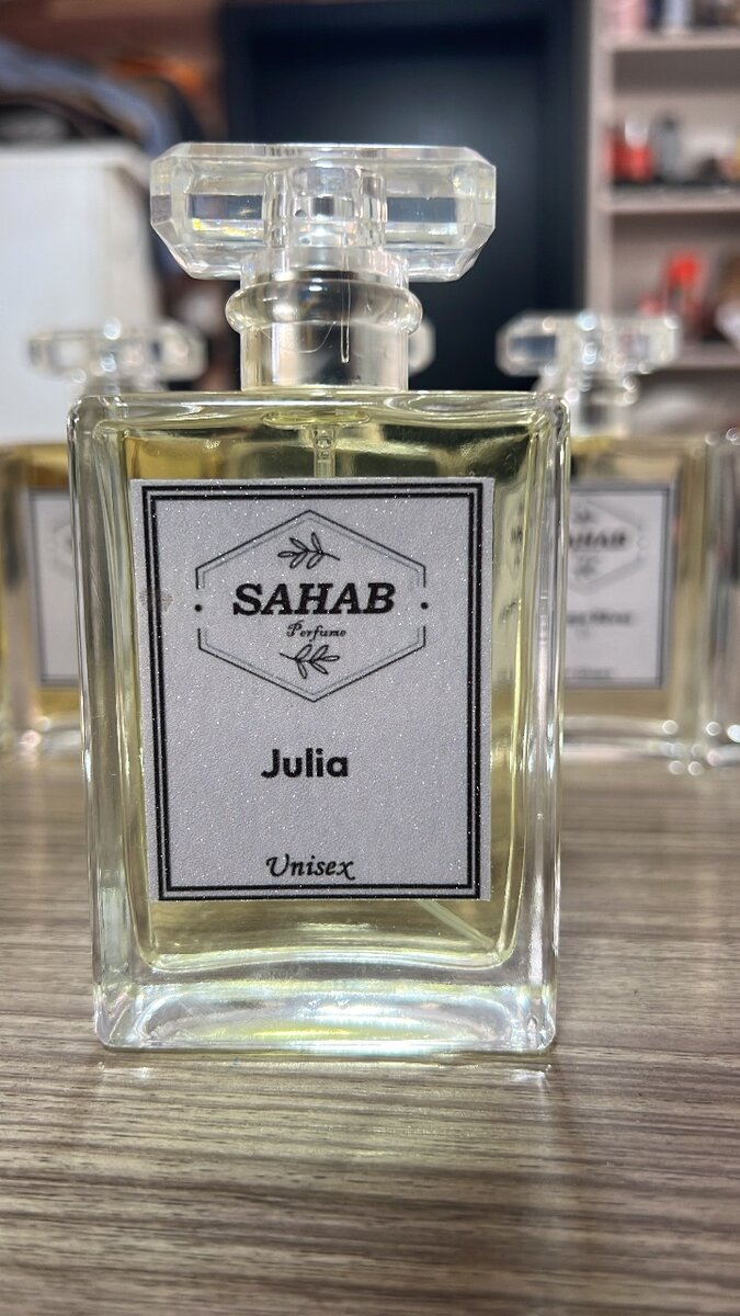 Julia perfume