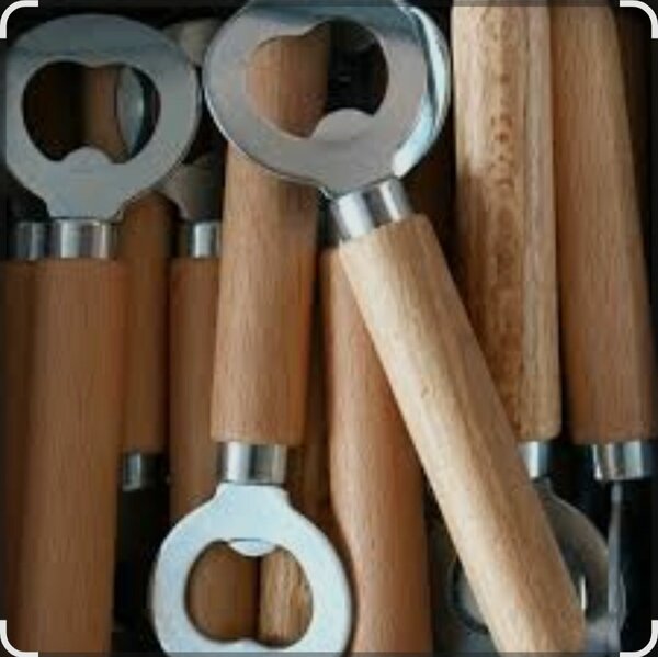 Décapsuleur en bois élégant