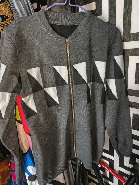 Cardigans zippés géométriques