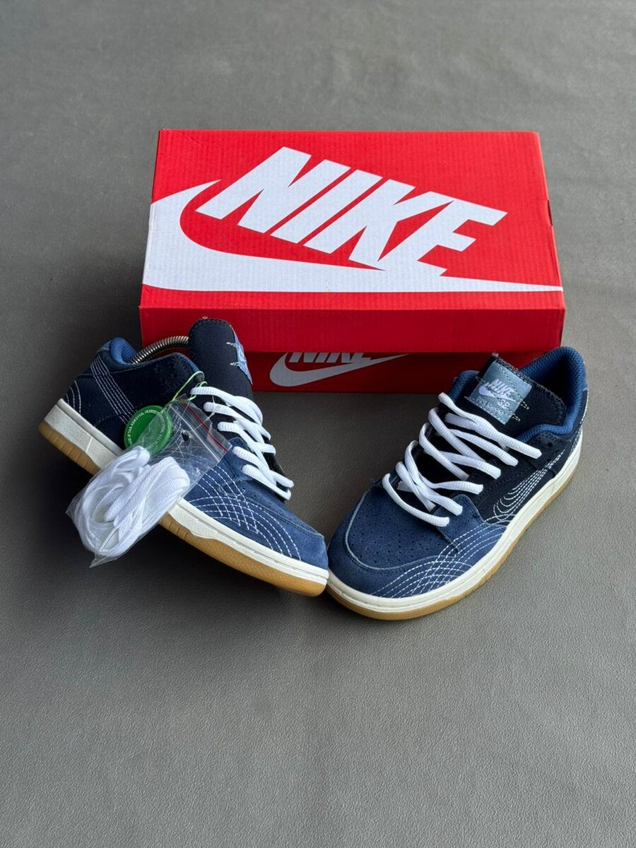 Baskets basses Nike bleu