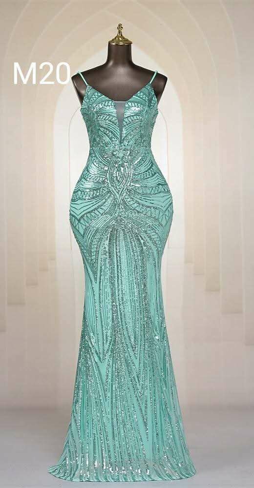 Robe de soirée longue à sequins