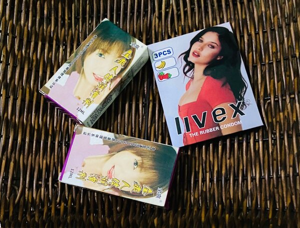 2 lubrifiants + 3 préservatifs