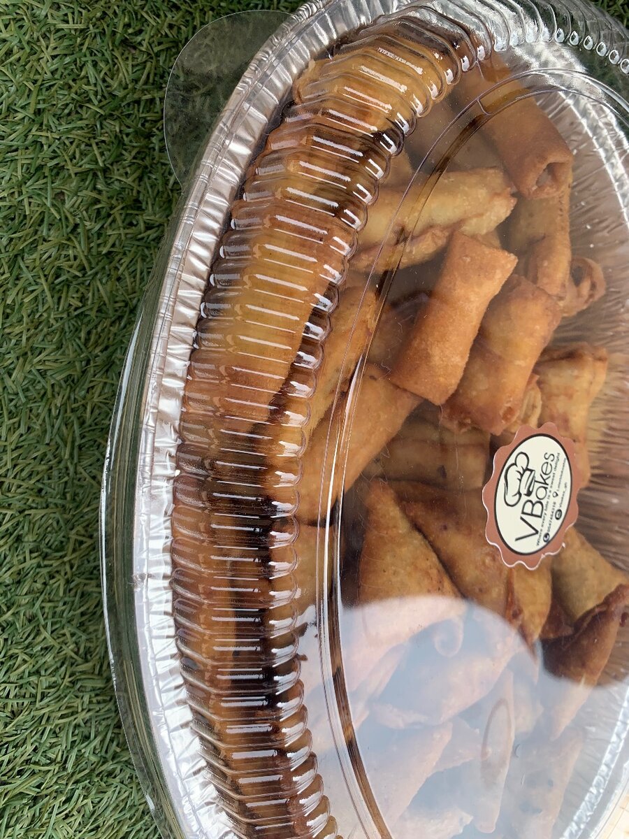 Spring rolls and samosa