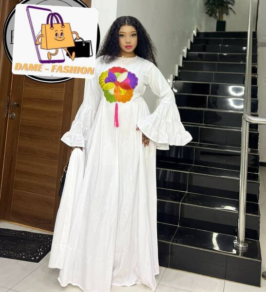 Robe Caftan Fleurie Élégante