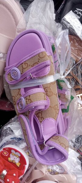 Sandales pour enfants violettes