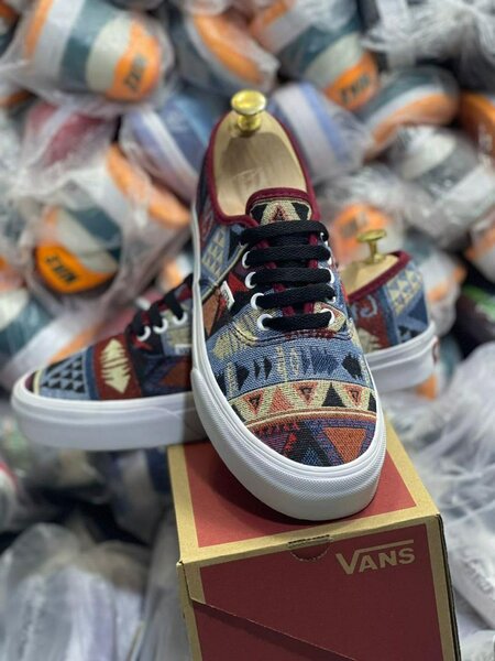 CHAUSSURE VANS AUTHENTIQUE DESIGN