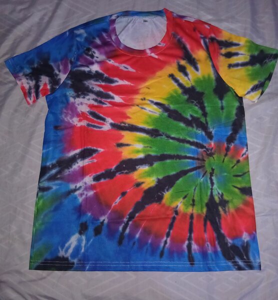 T-shirt graphique tendance unisexe