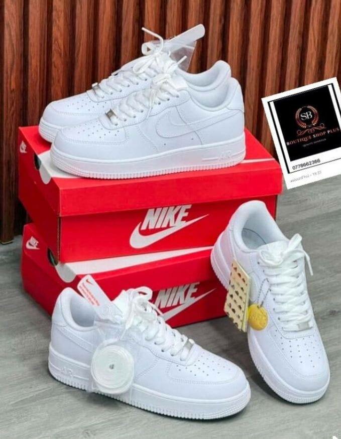 Baskets Nike Air blanches