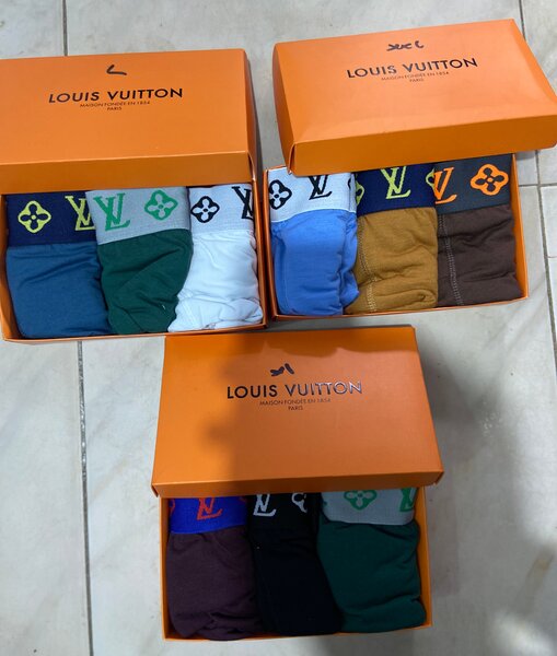 3 paquet de boxers LV à 15.000
