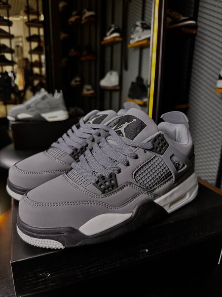 Jordan 4