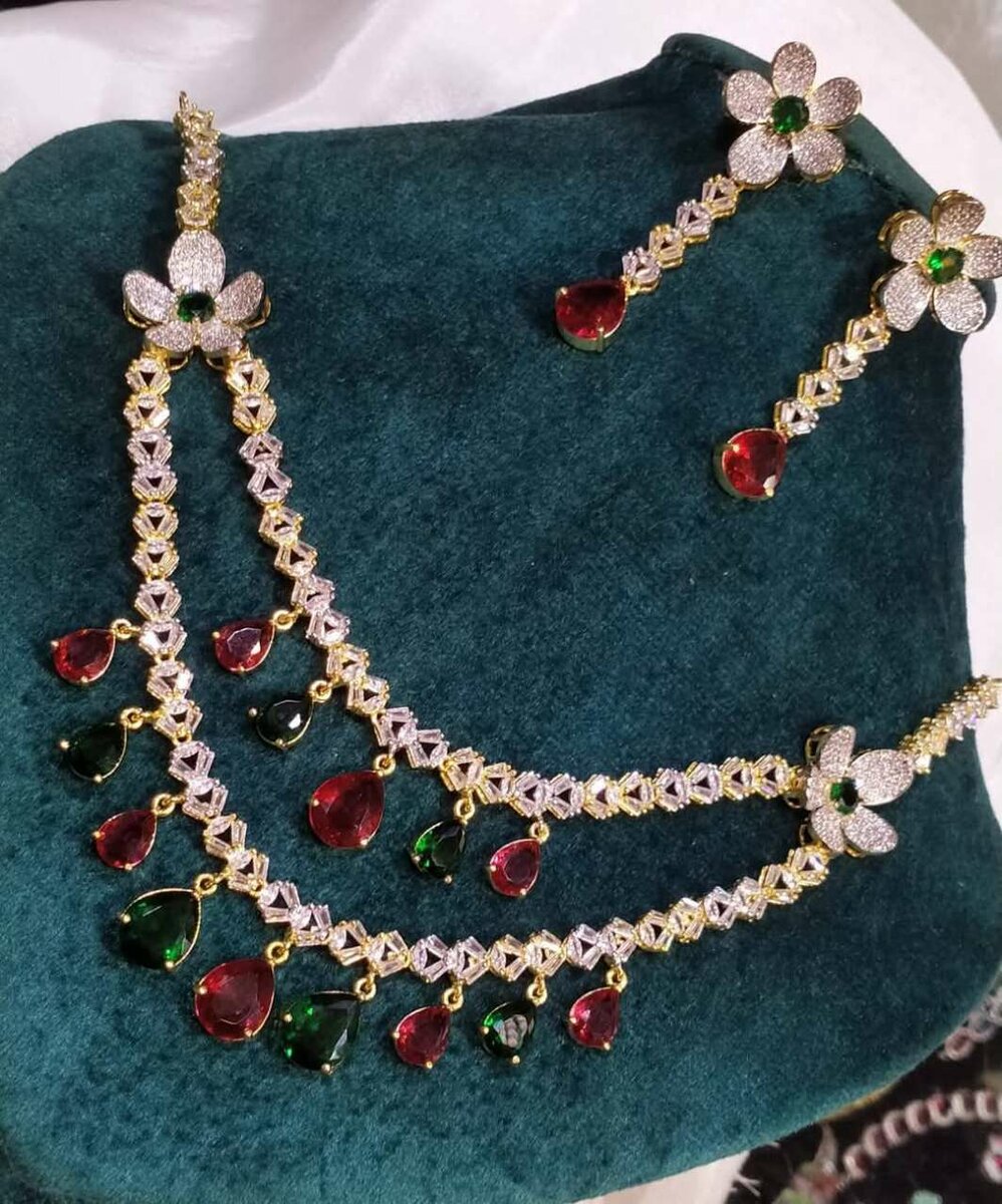 Ladies wedding set Necklace and earrings