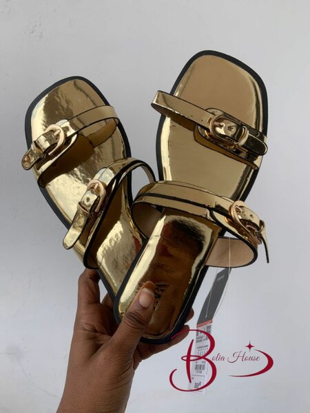 Sandales élégantes avec boucles