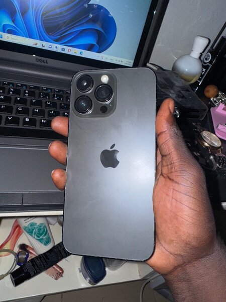 14 pro max tout passe bien batterie ok