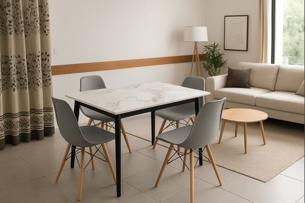 Table à manger + 4 chaises