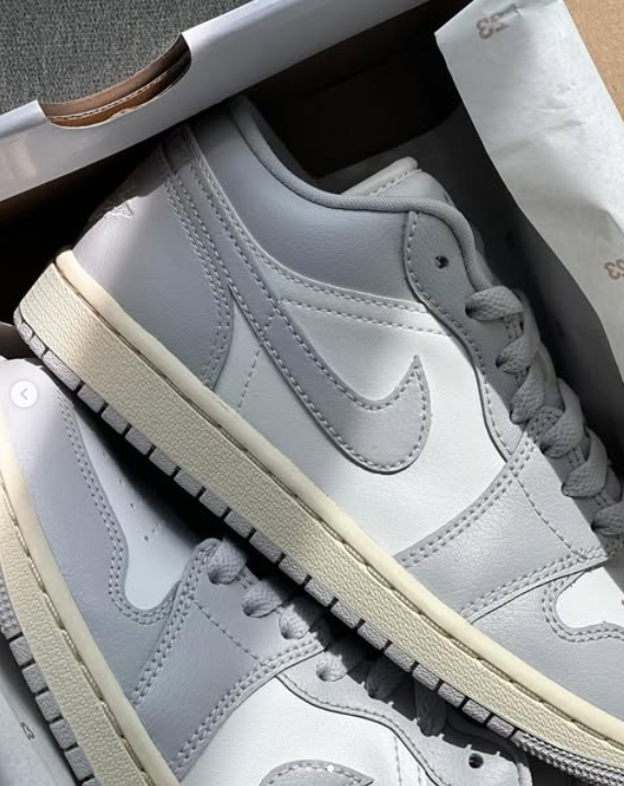 Кроссовки Air Jordan low 1 белый,светло-серый